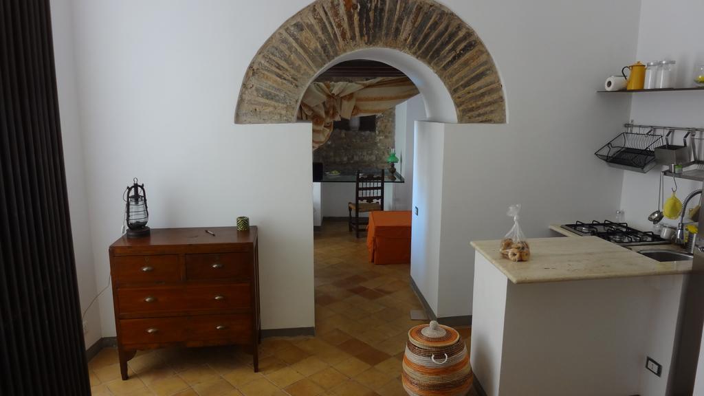 Torrione San Lorenzo I Террачина Экстерьер фото